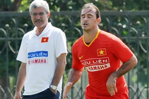 ‘Bật đèn xanh’ cho cầu thủ nhập tịch