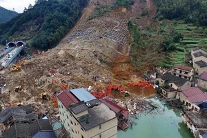 100.000 m3 bùn chôn vùi nhà máy thủy điện