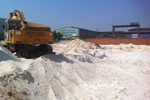 Nghi án công ty nước ngoài thuê kho để trộm cát trắng