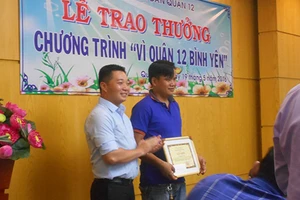 Chủ tịch UBND quận 12: Thưởng nóng và bảo vệ dân