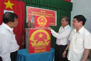 Cuộc thi công dân và bầu cử: 22-5, đi bầu và thi để rinh giải! 