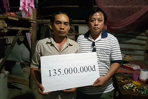 Gần 500 triệu đồng giúp đỡ gia đình có ba con bị chết đuối