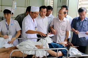 12 người thiệt mạng trên 3 ô tô bốc cháy