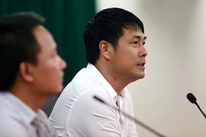 Ai tự làm yếu đội tuyển?