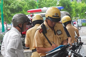 Từ 1-8, tăng nặng mức phạt giao thông