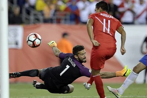 Copa America 2016: Brazil bị loại vì ‘bàn tay của Chúa’