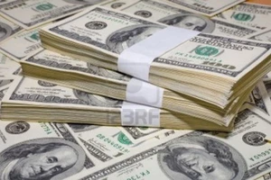 Giá USD tiếp tục giảm sâu