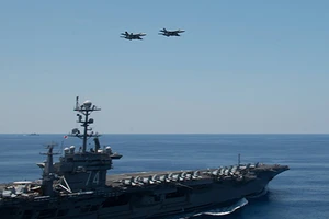 Tàu sân bay Mỹ diễn tập gần biển Đông