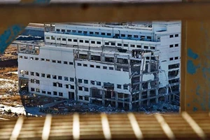 Nhà máy xi măng Pháp đóng thuế cho IS