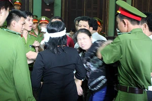 ‘Quậy’ tòa, bị xử ra sao?