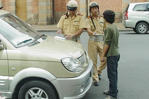 ‘Dùng mắt phạt được lỗi vỏ mòn, đèn mờ’