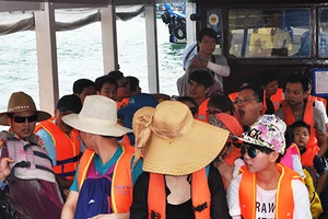 Dẹp nạn người Trung Quốc thao túng du lịch