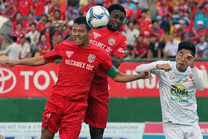 Tứ kết Cúp Quốc gia: ĐKVĐ B. Bình Dương giải hạn