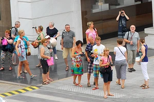 Tiếp tục miễn thị thực cho du khách 5 quốc gia Tây Âu