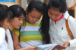 Ngày thi thứ ba: Số thí sinh bị đình chỉ tăng cao