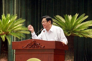 Xin hủy giấy đỏ, kiện dân sự hay hành chính?