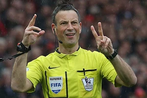 Chung kết Euro 2016: ‘Vua’ Clattenburg và ba trận chung kết trong năm