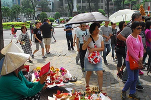 Bài trừ hoạt động du lịch chui