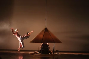 Nón - múa đương đại trên nền nhạc dân tộc