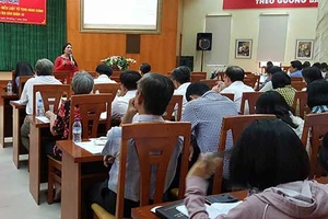 ‘Phó chủ tịch suốt ngày hầu tòa, thời gian đâu làm việc’