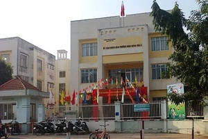 TP.HCM: Hàng chục cán bộ phường, quận bỏ việc đi du lịch