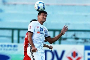 V-League 2016: SHB Đà Nẵng soán ngôi đầu