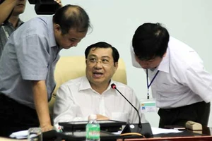 Đà Nẵng: Dân tố cán bộ, chủ tịch TP yêu cầu xử lý ngay