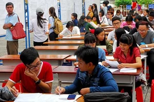 Vào đại học: Đừng ‘chạy’ tương lai hộ con