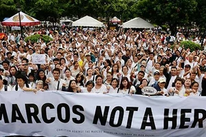 Cựu Tổng thống Marcos là anh hùng hay tội phạm?