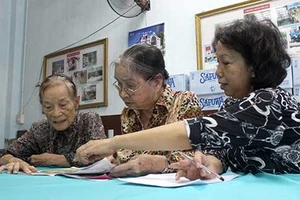 Những trái tim thiện nguyện không biết già 