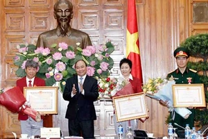 Thủ tướng trao huân chương Lao động hạng Nhất cho VĐV Hoàng Xuân Vinh