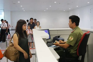 Sáng mai Giao lưu trực tuyến: ‘Tiền, vàng và các lưu ý khi xuất, nhập cảnh’