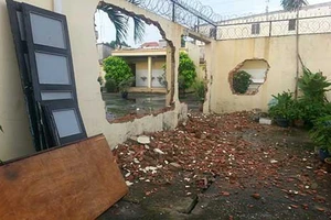 Tranh chấp nảy lửa từ một vụ mua bán trường 