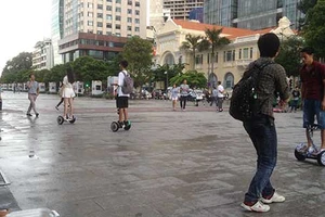 Dẹp ‘xe điện’ ở phố đi bộ, dân an tâm