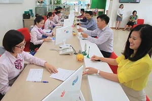 Bất thường vụ mất hơn 11 tỉ trong tài khoản ngân hàng