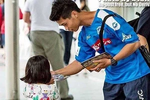 Công Phượng đi phát tờ rơi có gì mà sốc? 