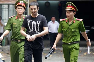 Khổ vì chuyện phiên dịch cho bị cáo nước ngoài