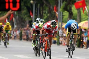 Lê Văn Duẩn và những ‘cú ăn ba’ nghẹt thở