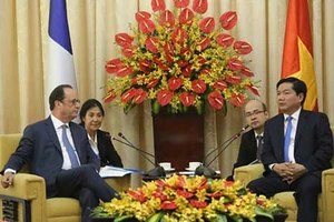 Tổng thống Pháp Hollande ấn tượng về sự phát triển của TP.HCM 