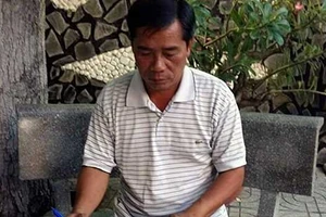 Cháu mồ côi mẹ bị bà ngoại ‘bắt cóc’