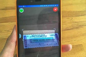 Nạp card và số hóa tài liệu bằng camera smartphone