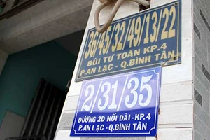 Hàng trăm nhà ‘siêu xuyệt’ được cấp số mới