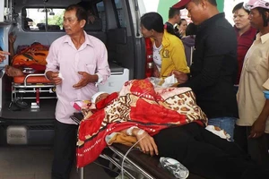 6 thanh niên vào nhà chém gục trưởng công an xã