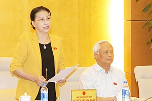 Cán bộ về hưu lập hội, xin nhà, xe, biên chế…