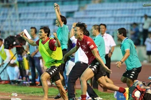 Long An ‘chết đi sống lại’ ở phút 94