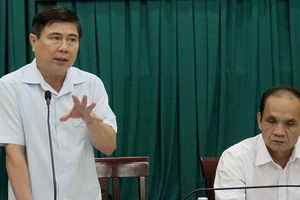 Các quận tiếp tục kêu cứu về trễ hồ sơ nhà đất