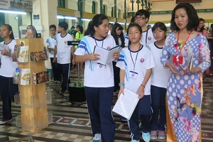 Khi học sinh lớp 8 làm hướng dẫn viên du lịch