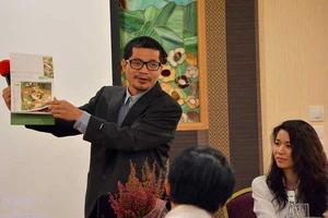 Để người Việt ham đọc sách, bớt uống rượu