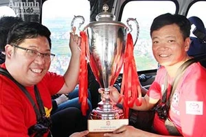 Vụ bể show gala trao cúp ở Lạch Tray