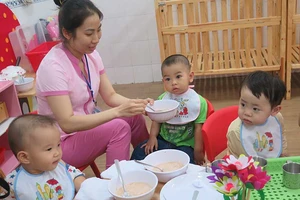 Loay hoay hỗ trợ cho trẻ mầm non